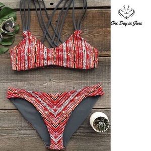 CUPSHE Reversible Design Strappy Back Bikini Small